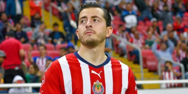 El lateral de las Chivas busca afianzarse con el equipo.