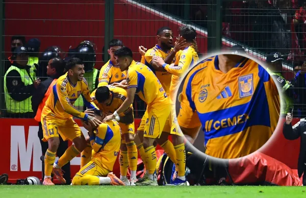 El lateral fue captado sin celebrar con el grupo titular el gol durante la final de vuelta.