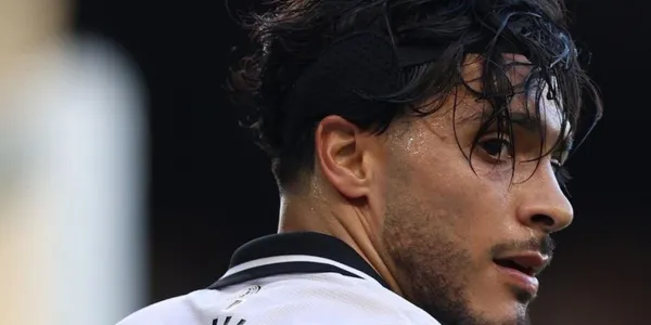 El lopv mexicano estuvo cerca en una jugada peligrosa por parte de los Cottagers