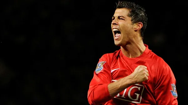 El Manchester United también quiere a Cristiano Ronaldo para que sea parte de su equipo. Justo cuando el City comenzaba a abrirse paso para quedarse con el jugador histórico de Portugal, sus eternos rivales aparecieron para arruinarlo todo. Entérate de cuánto ganaría.