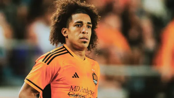 El mediocampista centroamericano sería el refuerzo estelar de los universitarios