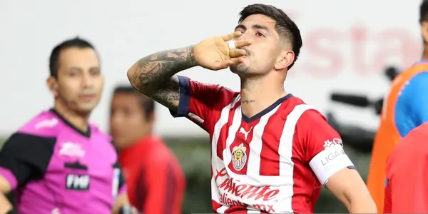 El mediocampista Víctor Guzmán agradeció a sus compañeros por el accionar y la remontada de Chivas en el Akron