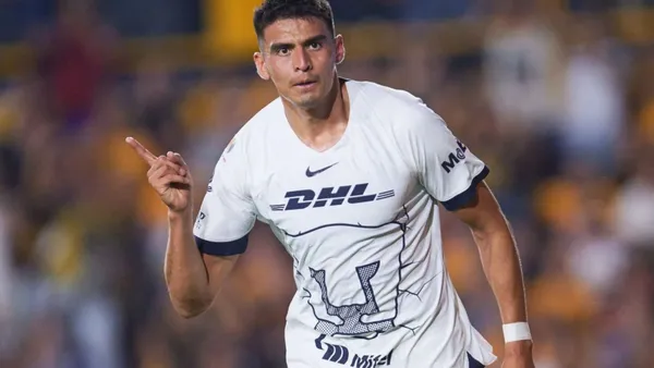 El Memote hizo su segundo gol de la tarde y mantuvo el sueño de los universitarios