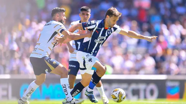 El partido de Pumas vs Rayados ya es muy controversial | Foto: MexSport