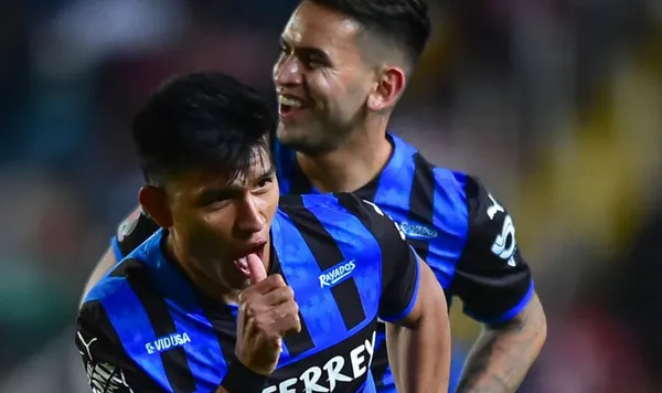 El partido entre Necaxa y Rayados terminó con una certera goleada pasada por polémica arbitral