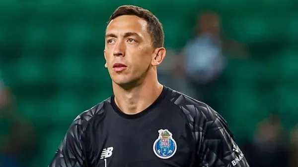 El portero argentino pasa por un momento similar al de Guillermo Ochoa.