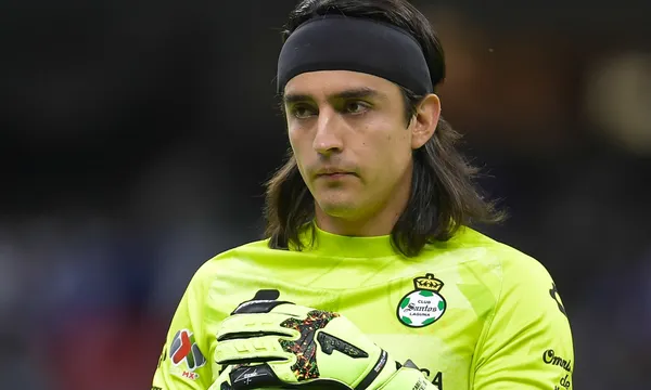 El portero de Santos Laguna vive un gran momento y quiere subirse al barco tricolor