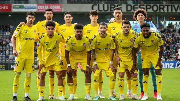 El portero mexicano está de nueva cuenta de arranque en el partido del AVS Futebol