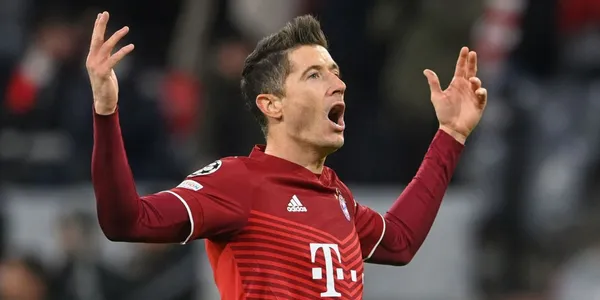 El presidente del Bayern Múnich confirmó las conversaciones con el polaco, aunque aún no hay acuerdo