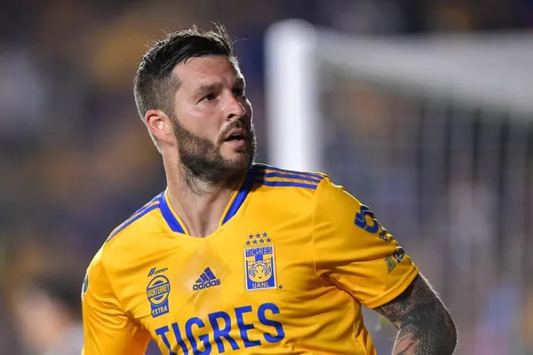 El regaño de Gignac a sus compañeros en Tigres que ha causado polémica en las redes sociales.