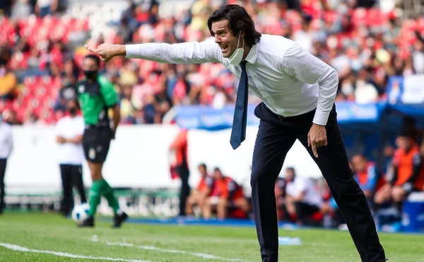 El técnico argentino busca conseguir un logro que solamente tiene su compatriota con América