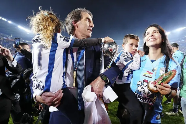 El uruguayo no se anduvo con rodeos contra el mexicano.