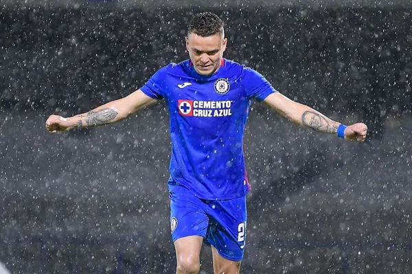 El uruguayo sigue siendo tema de debate entre los cementeros