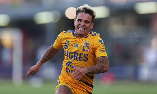 El venezolano dio la sorpresa esta mañana en el campamento felino