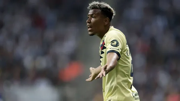 El volante del Club América es de los más criticados por la afición azulcrema y Roger Martínez les manda un mensaje.