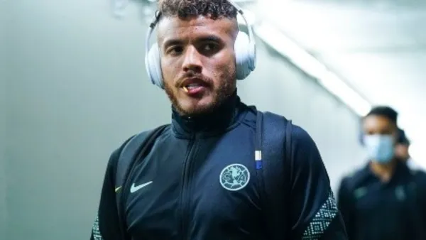 El volante mexicano apenas ha tenido minutos en el Torneo Clausura 2022 y varios aficionados empiezan a cuestionar su fichaje
