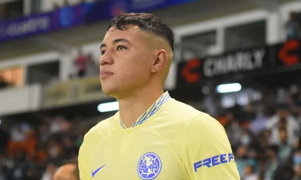 Emilio Lara sale como titular en un partido de la Liga MX, en el estadio Azteca (Fuente: Imago)