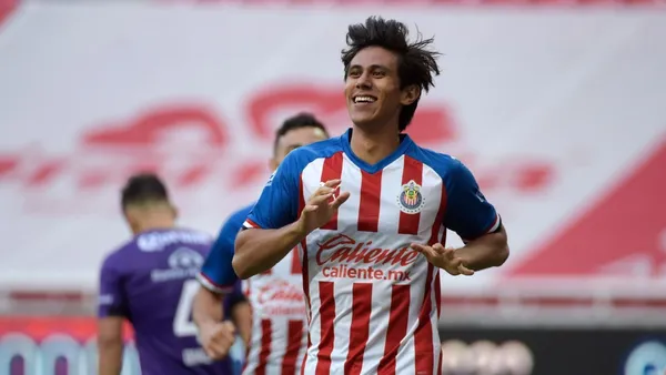 En Chivas saben de la calidad de Macías, pero algunos jugadores no estarían tranquilos por su actitud.