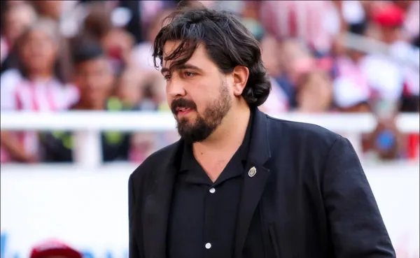 En Chivas se negaron a aceptarle su renuncia a Ricardo Peláez pese a los malos resultados