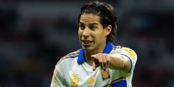 En su primer partido en el banquillo Robert Dante Siboldi ya borró a Diego Lainez.