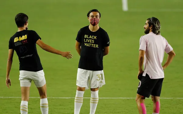 Érick "Cubo" Torres se quedó sin equipo, pero sigue disfrutando de las vacaciones.