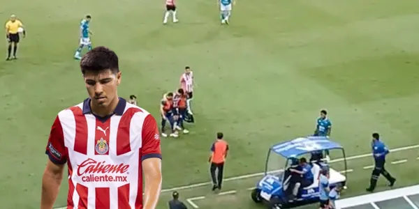 Érick Gutiérrez salió con ayuda del terreno de juego en el Chivas vs Mazatlán