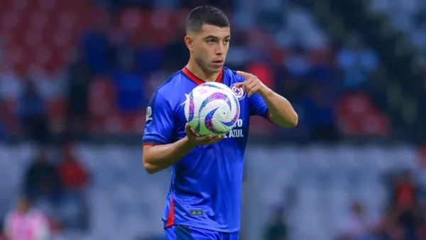 Erik Lira en Cruz Azul (Foto: MEXSPORT)