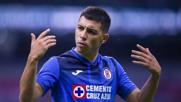 Erik Lira en Cruz Azul (Foto: MEXSPORT)