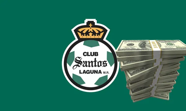 Escudo de Santos Laguna, junto con él, dinero / El Futbolero