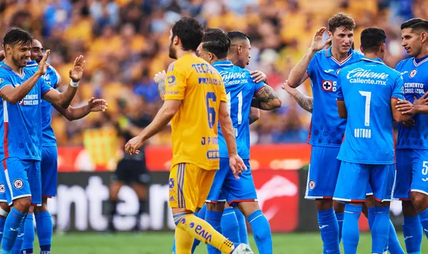 Está distraído por el dinero y se olvidó de jugar ante Cruz Azul