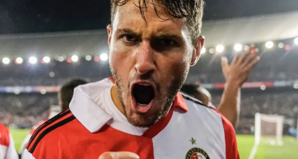 Esto fue lo que hicieron los aficionados del Feyenoord al ver el gol de Santiago Giménez.