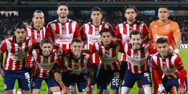 Ex jugador de Chivas recibe duras críticas tras cometer error en su nuevo equipo