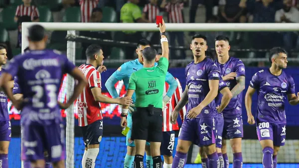 Expulsión de Raúl Rangel (Foto: MEXSPORT)