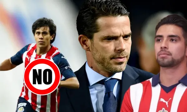 Fernando Gago de fondo, junto al entrenador José Juan Macías y Ricardo Marín / El Futbolero