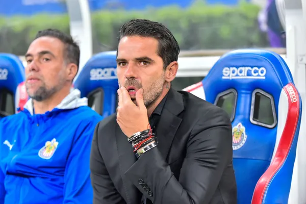 Fernando Gago en un partido de Chivas (Foto: Mexsport)
