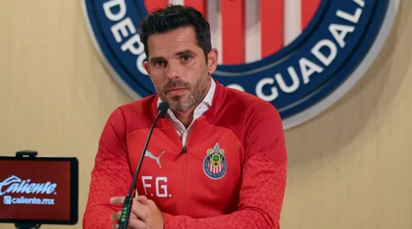Fernando Gago habla ante los medios de comunicación / Chivas