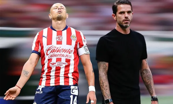Fernando Gago y Chicharito en el estadio Akron: (fuente: Marca)