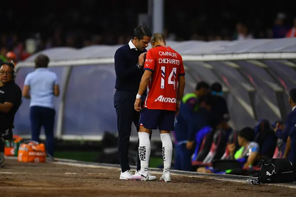 Fernando Gago y Javier Hernández (Fuente: Mexsport)