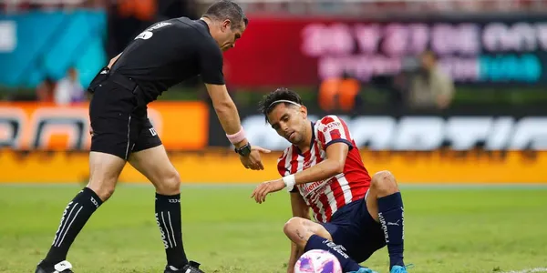 Fernando Hernández en el Clásico Tapatío entre Chivas y Atlas (Foto: Mexsport)