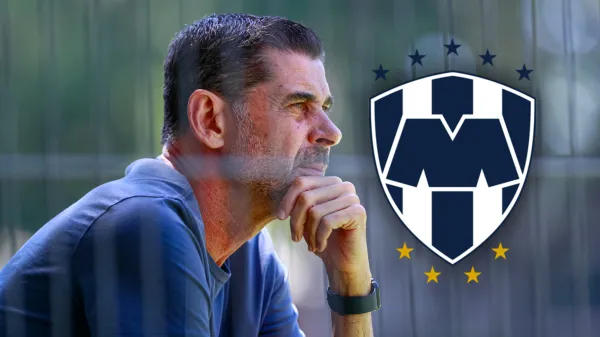 Fernando Hierro durante su etapa como directivo en Chivas