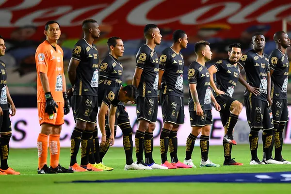 Fernando Navarro podría ser buscado por Chivas ante su falta de actividad en el León.