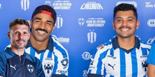 Fernando Ortiz junto a jugadores de Rayados / FOTO Rayados