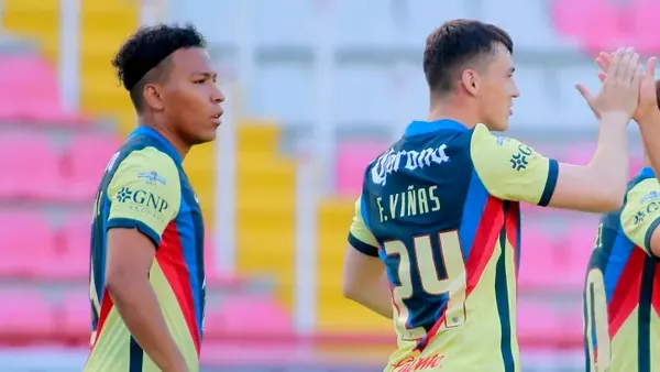 Fernando Ortiz mandaría la más tronco del América a las gradas.