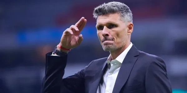 Fernando Ortiz no se guardó nada en su festejo en la victoria del América sobre Chivas.
