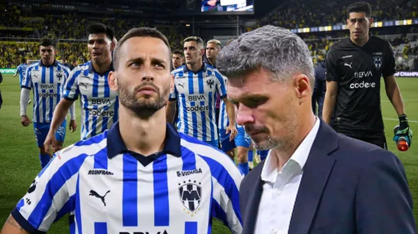 Fernando Ortiz, Sergio Canales y jugadores del Monterrey Foto: Récord