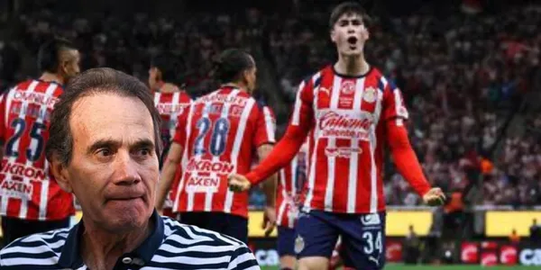 Fernando Quirarte junto a los jugadores de Chivas/ FOTO MEDIOTIEMPO