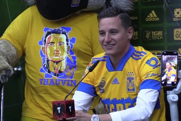 Florian Thauvin se encontró con un nuevo socio en el ataque y sorprende a Miguel Herrera en los entrenamientos