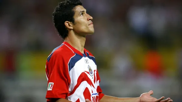 Francisco Rodríguez con el Club Deportivo Guadalajara (Foto: Rebaño Pasión - Bolavip)