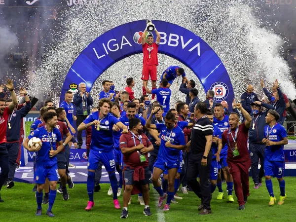 Fue pieza clave del último campeonato de Cruz Azul ahora se revela la razón de su salida