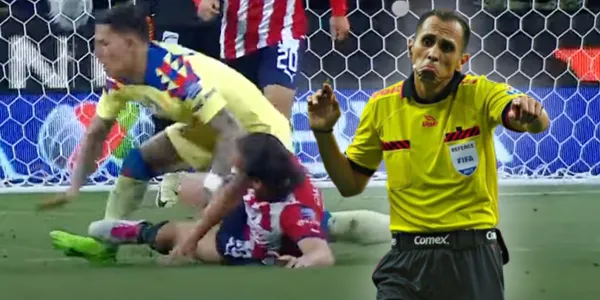 Fuerte entrada de Fernando González sobre Brian Rodríguez en el Chivas vs. América / Foto: Claro Sports